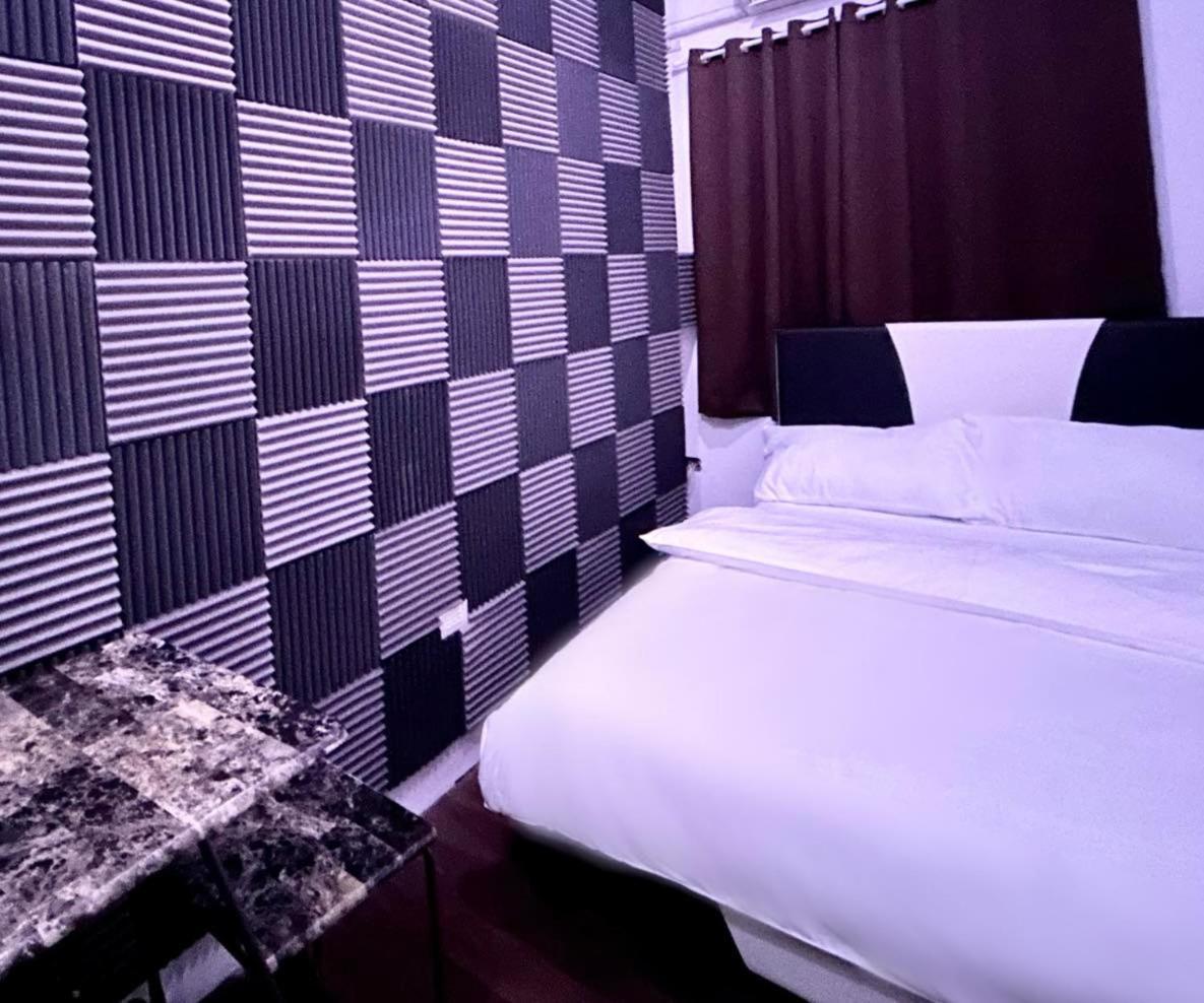 Private Room With Ac And Fan At Ekg Manila House Rental Exterior foto